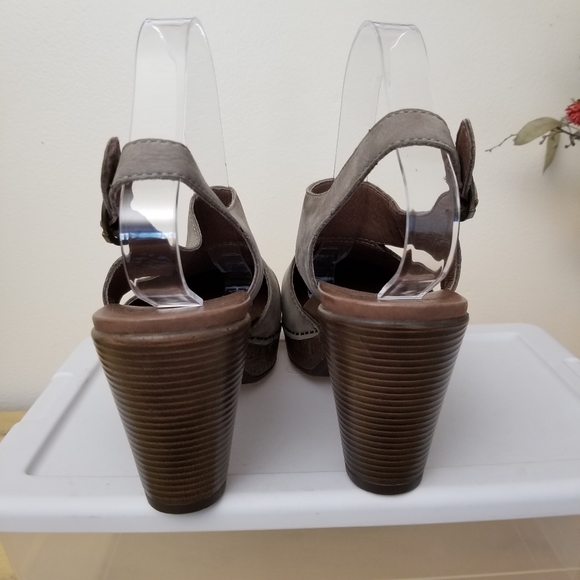 Dansko Riley Slingback Heel Clogs - Picture 7 of 10